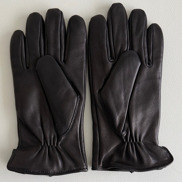 Sophisticated Men's Brown Leather Gloves. Medium. - Picture 3 of 4